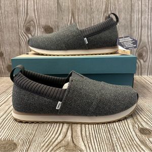 New in Box Toms Alpargata Resident Sneaker Size 9